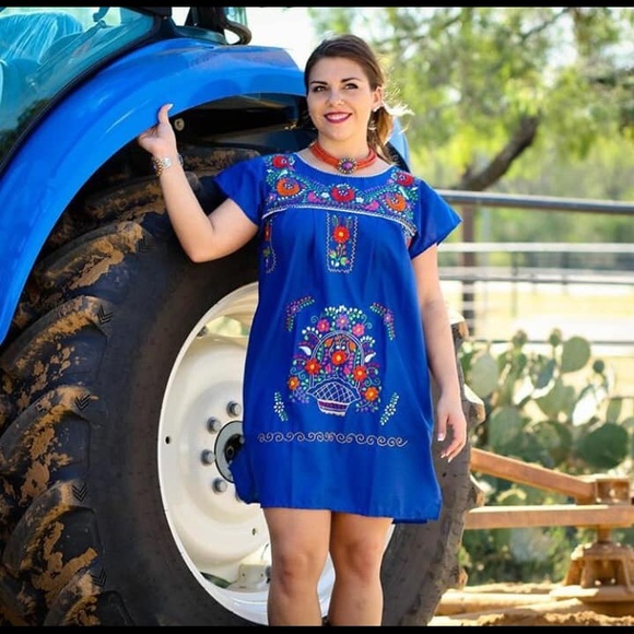 SIZE LARGE Mexican hand embroidered dress - Picture 1 of 2